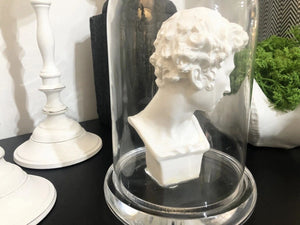 Petras Bust